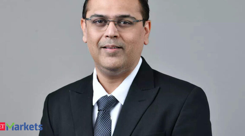 A short -term and increased strategy better placed in the middle of abundant liquidity, says Devang Shah of Axis MF