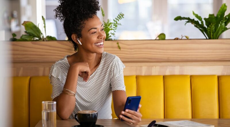 Customer shops on the phone.