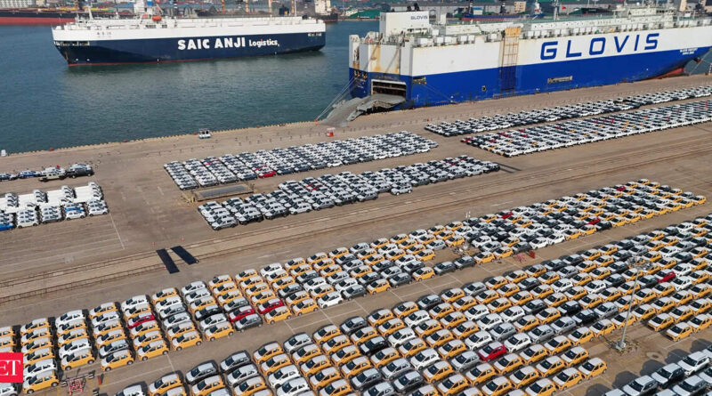 China's trade surplus exceeds $1 trillion for the first time on growth outside the US